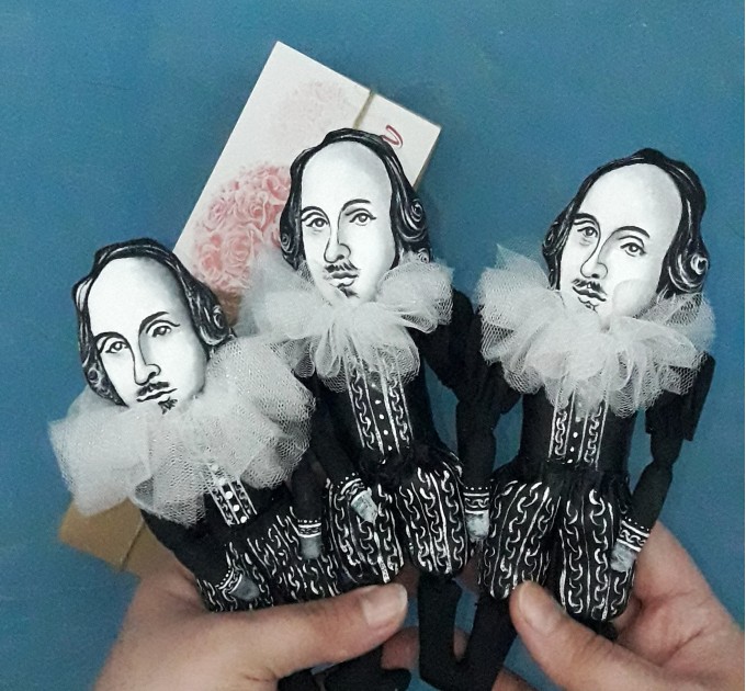 William Shakespeare English playwright, poet, author Hamlet - Bookworm gift - book shelf decoration - Collectible doll + Miniature Book