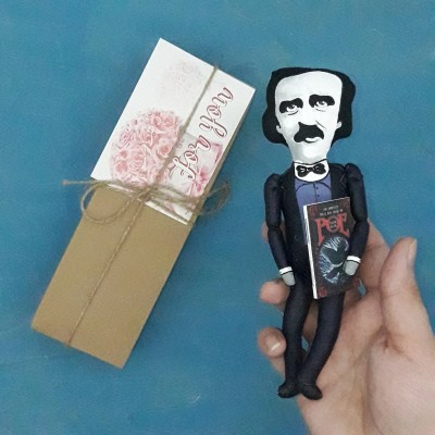 Edgar Allan Poe figurine