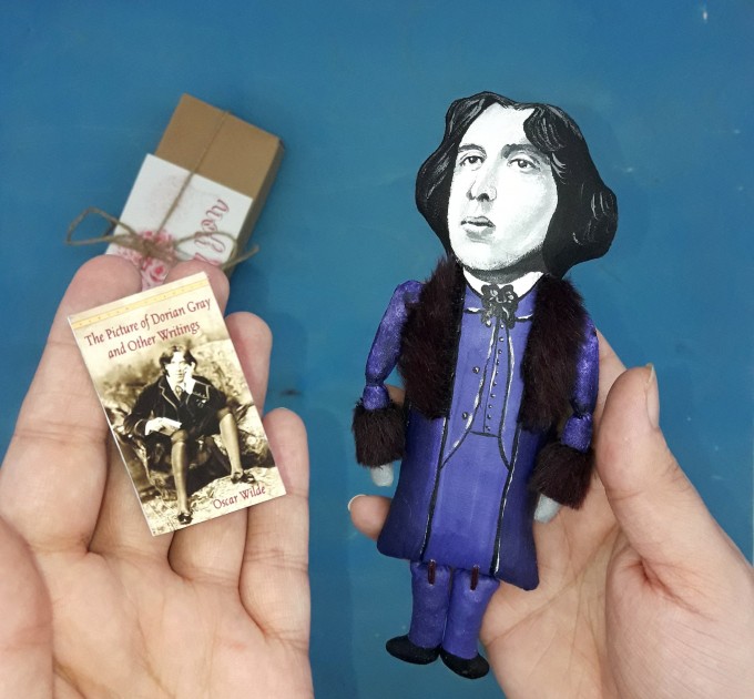 Oscar Wilde literary figurine, poet, writer, author The Picture of Dorian Gray. - Literary Gift for Readers & Writers - collectible doll + Miniature Book