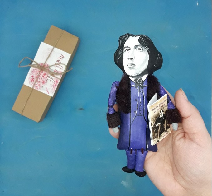 Oscar Wilde literary figurine, poet, writer, author The Picture of Dorian Gray. - Literary Gift for Readers & Writers - collectible doll + Miniature Book