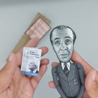 Jorge Luis Borges figurine
