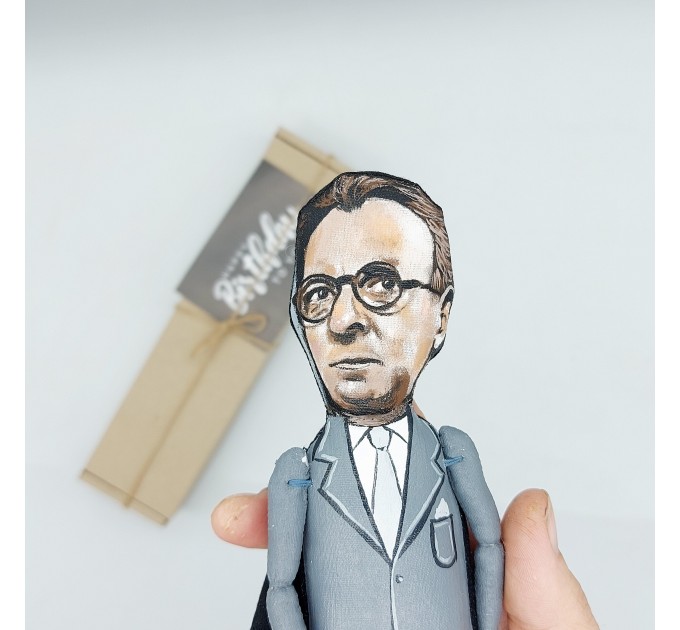 Raymond Chandler figure, American-British novelist, famous Mystery writer - Readers gift!