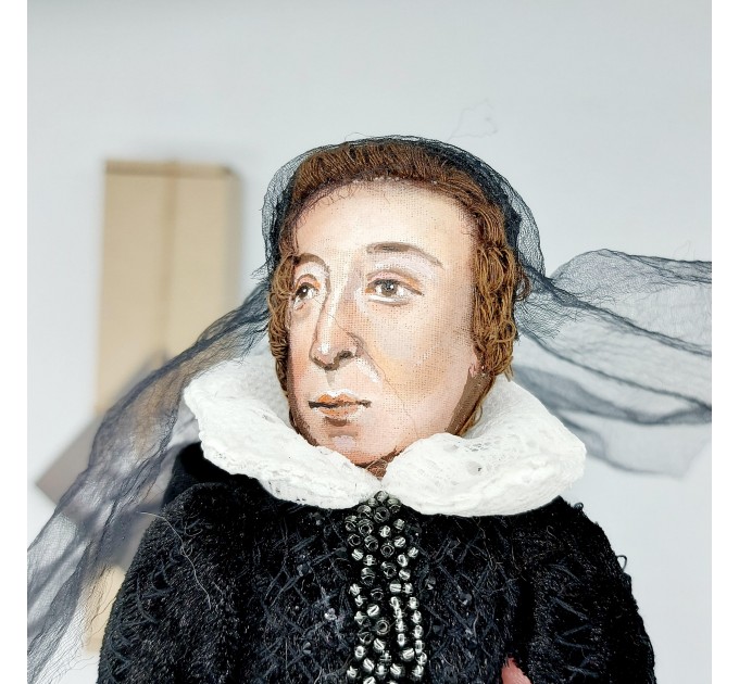 Catherine de' Medici figurine, Queen of France - Historical handmade doll