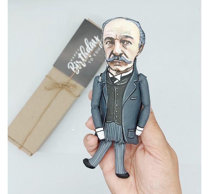 Thomas Hardy figurine, English novelist and poet - Reader gift!