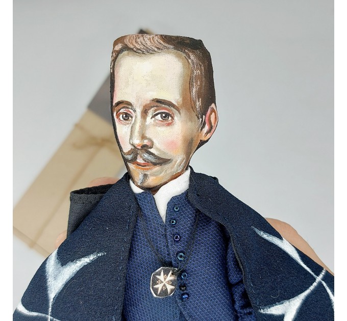Lope de Vega figurine, Spanish poet, novelist, author Fuenteovejuna - Book lover gift! literary art