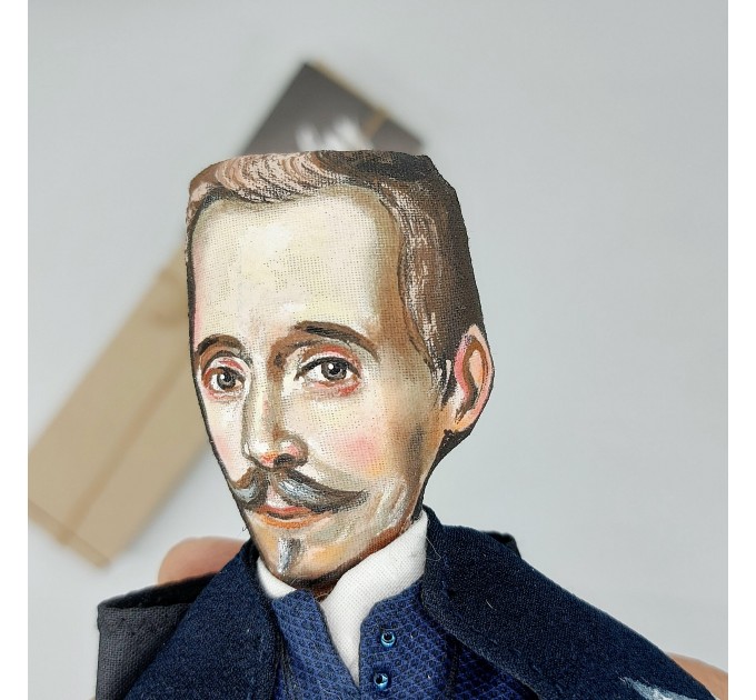 Lope de Vega figurine, Spanish poet, novelist, author Fuenteovejuna - Book lover gift! literary art