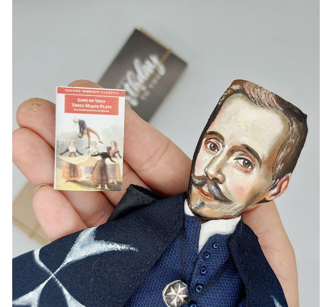 Lope de Vega figurine, Spanish poet, novelist, author Fuenteovejuna - Book lover gift! literary art