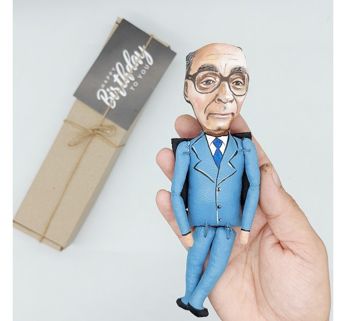Jose Saramago figurine, Portuguese writer Nobel Prize in Literature - Book lover art