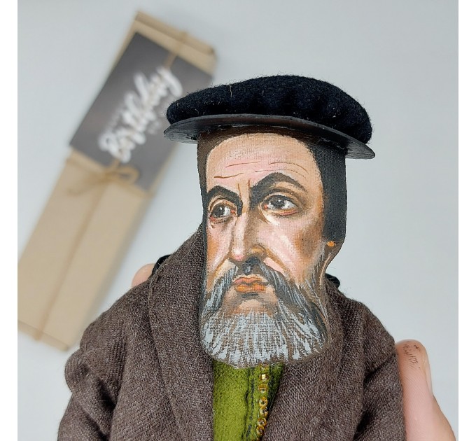 Hernan Cortes figurine, famous Spanish explorers and conquistador - Educational Gift for Historians and Teacher