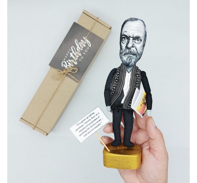 Terry Gilliam figurine, famous American-British filmmaker, comedian and actor - the Monty Python - Retro movie gift