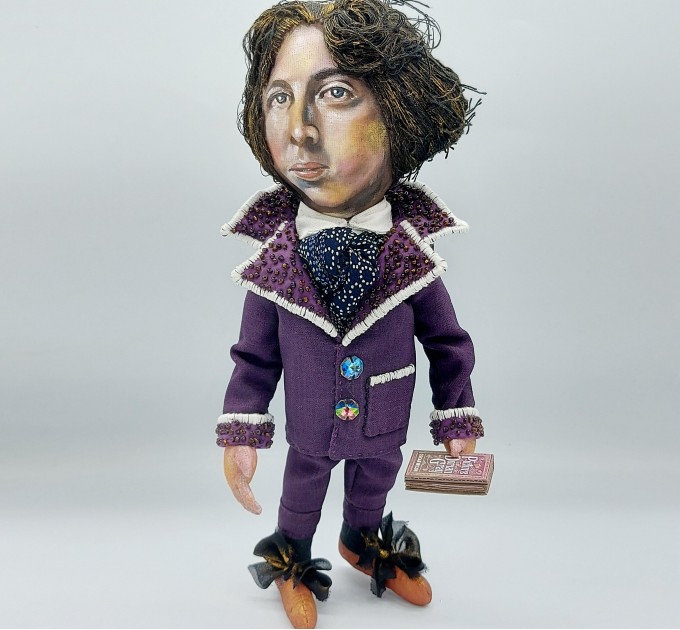 Oscar Wilde doll