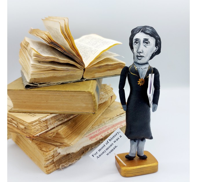 Virginia Woolf famous women feminist figure, author Mrs Dalloway - Bookworm gift!