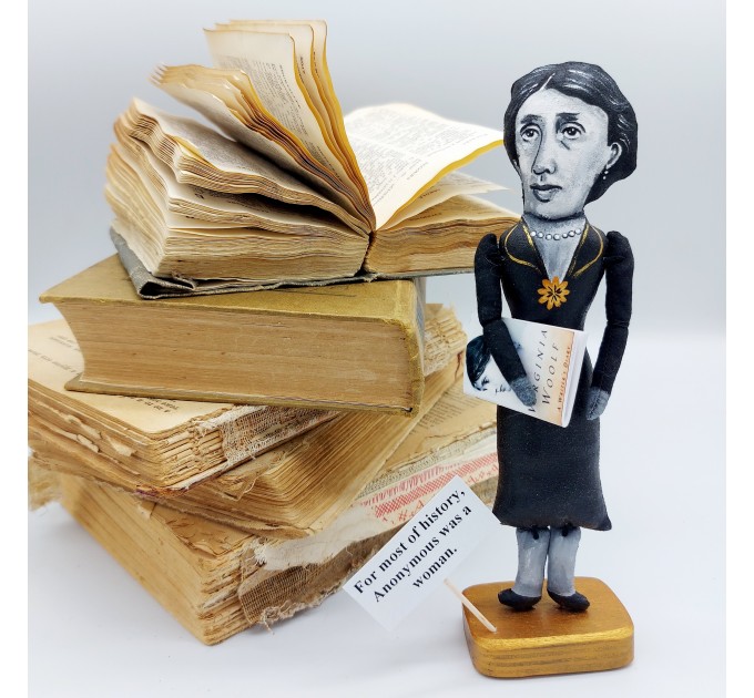 Virginia Woolf famous women feminist figure, author Mrs Dalloway - Bookworm gift!