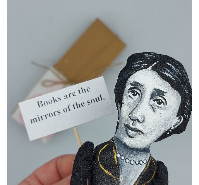 Virginia Woolf famous women feminist figure, author Mrs Dalloway - Bookworm gift!