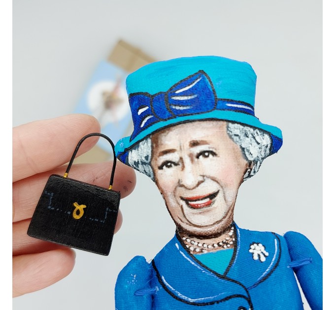 Queen Elizabeth II figure, Elizabeth Windsor Collectible doll