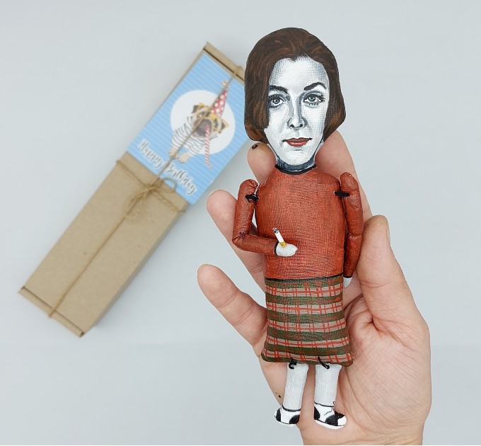 Audrey Horn figure