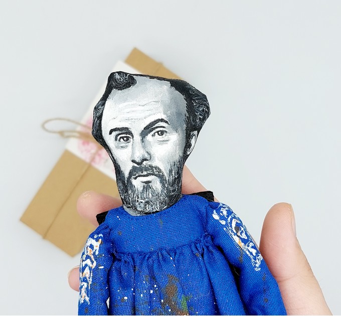 Gustav Klimt famous painter figure 