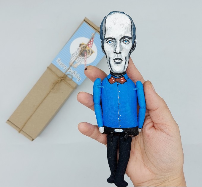 the Giant Twin peaks figure