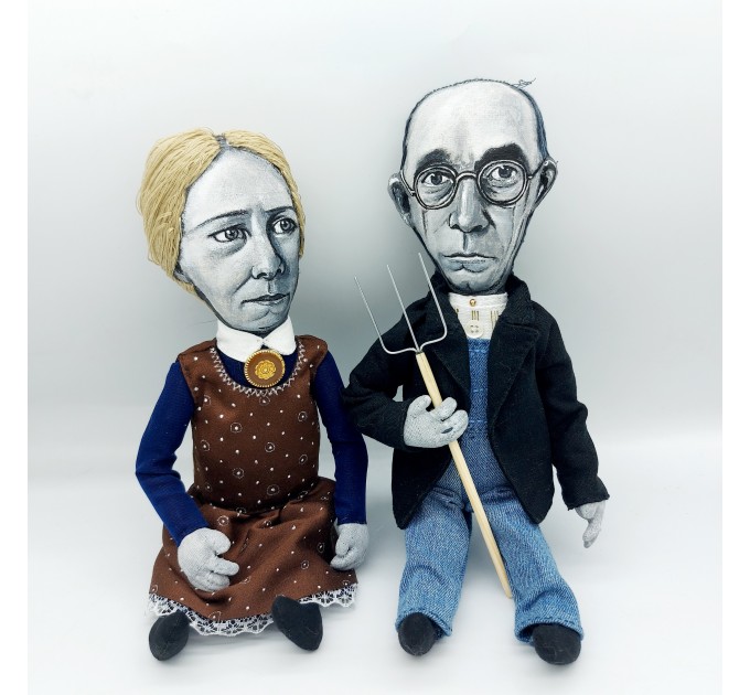 Dolls farmers, famous painting American Gothic Grant Wood