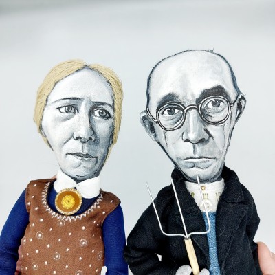 Dolls farmers, famous painting AmericanGothic GrantWood