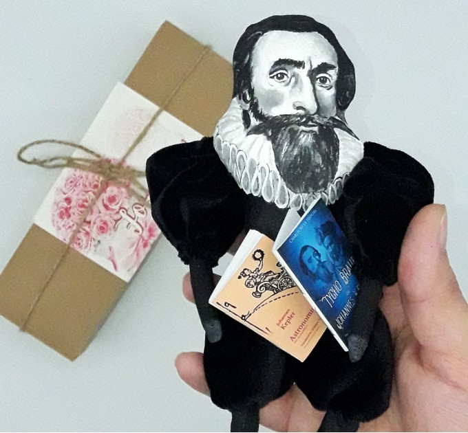 Johannes Kepler action figure handmade, German astronomer, mathematician - scientific revolution - science teacher gift - Collectible doll hand painted + Mini Books