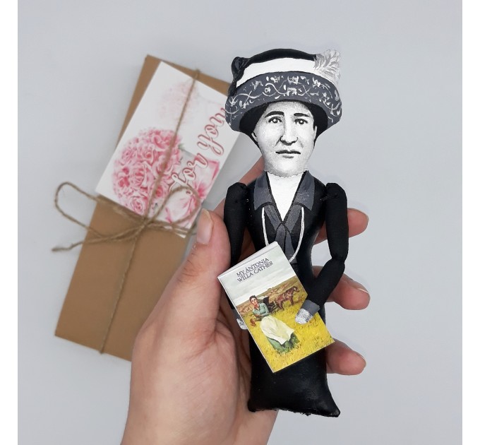 Willa Cather literary action figure 1:12, American women writer - My Ántonia - literature gift, gift for book nerd - Collectible doll hand painted