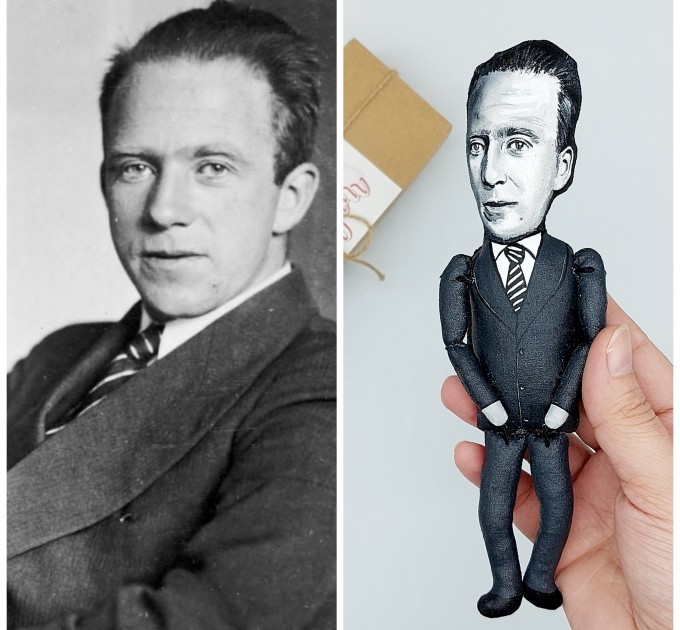 Werner Heisenberg heroes of science action figure, German theoretical physicist, Nobel Prize - quantum mechanics - Gift For Physicist - Collectible doll hand painted