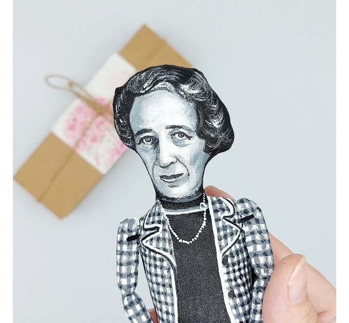 Hannah Arendt thinker action figure, philosopher - political philosophy - book shelf decoration - Gift for philosopher - Collectible doll hand painted