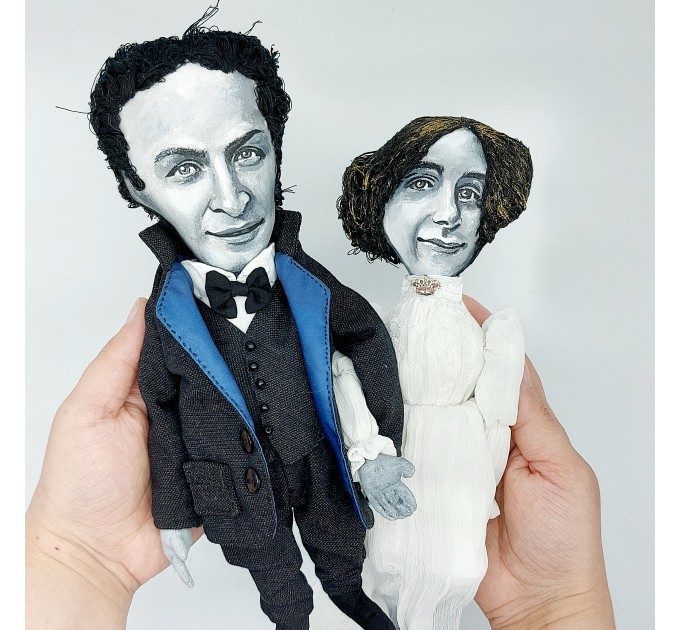 Harry Houdini and wife Bess dolls