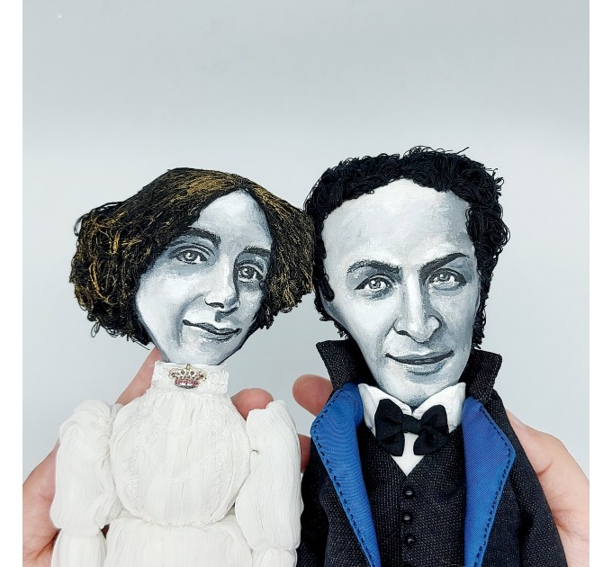 Harry Houdini and wife Bess dolls