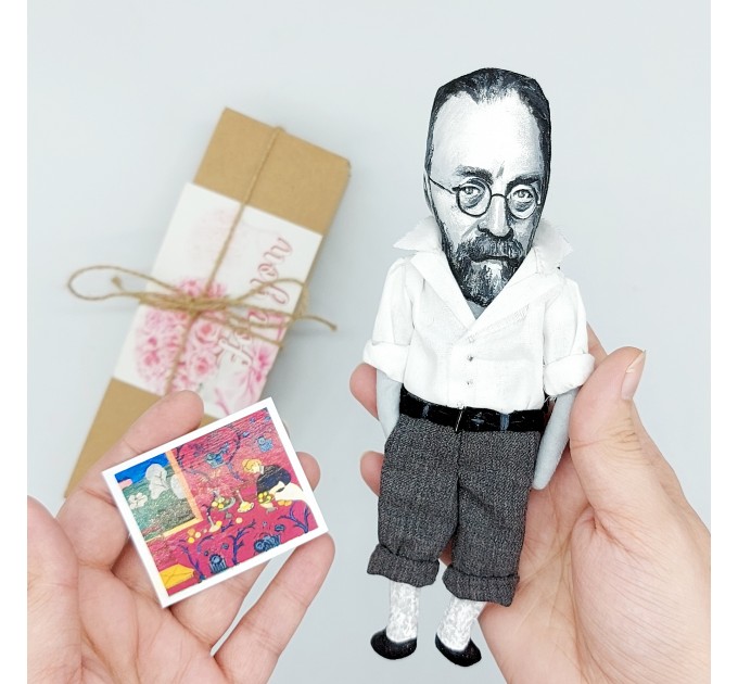 Henri Matisse famous artist action figure + standing folding easel + picture - sculptor gift, Art teacher gift - collectible miniature doll hand painted