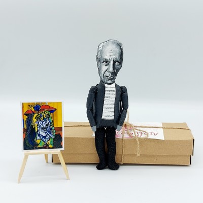 Pablo Picasso figurine