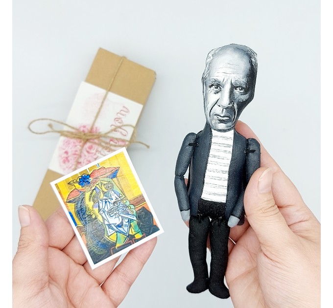 Pablo Picasso famous artist action figure, Spanish painter, sculptor Cubism - Art teacher gift - collectible doll + standing folding easel + picture