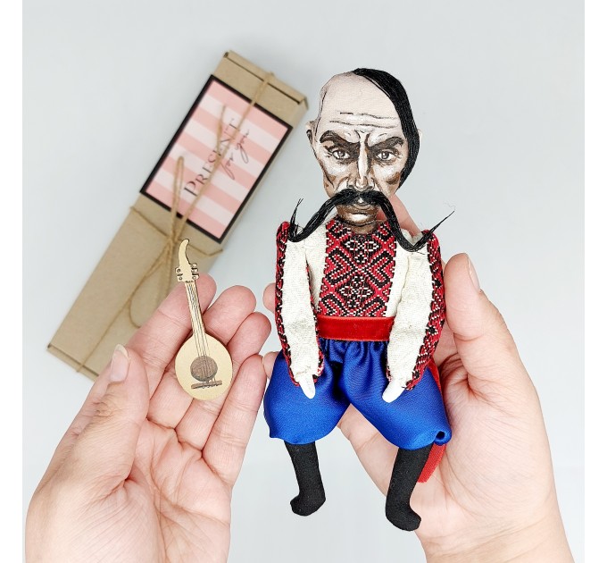 Ukrainian Cossack ( Kozak ) figurine