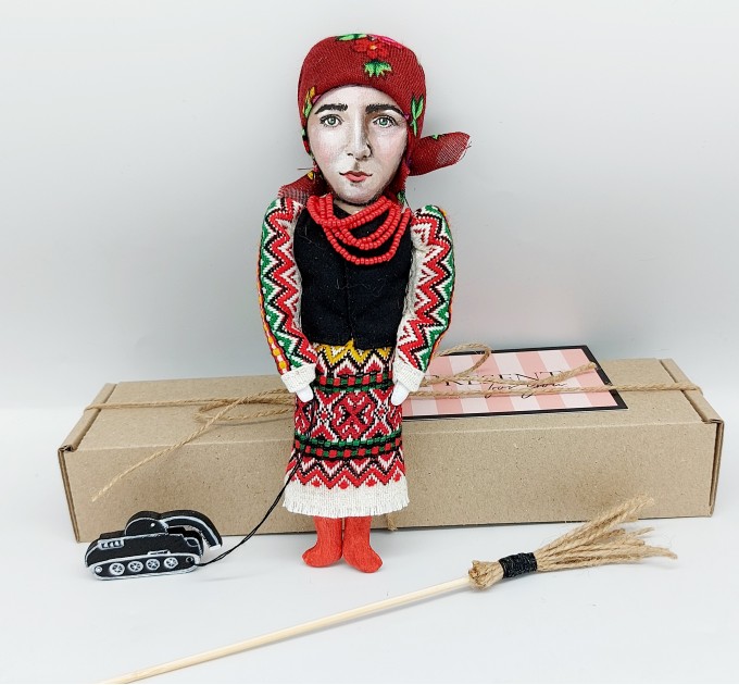 Ukrainian Konotop witch, Ukrainian woman - Ukrainian shop - Collectible figurine hand painted