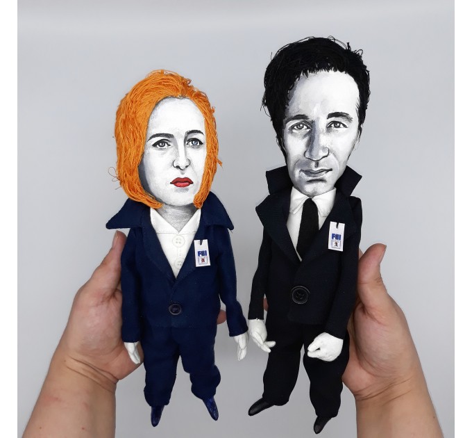 Mulder and Scully dolls