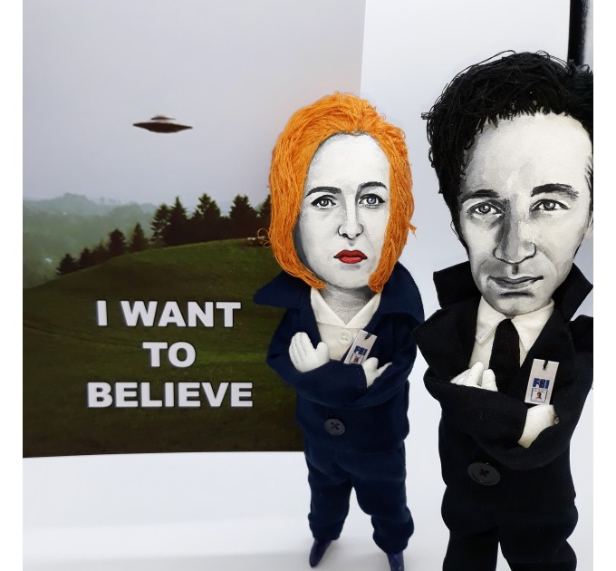 Mulder and Scully dolls