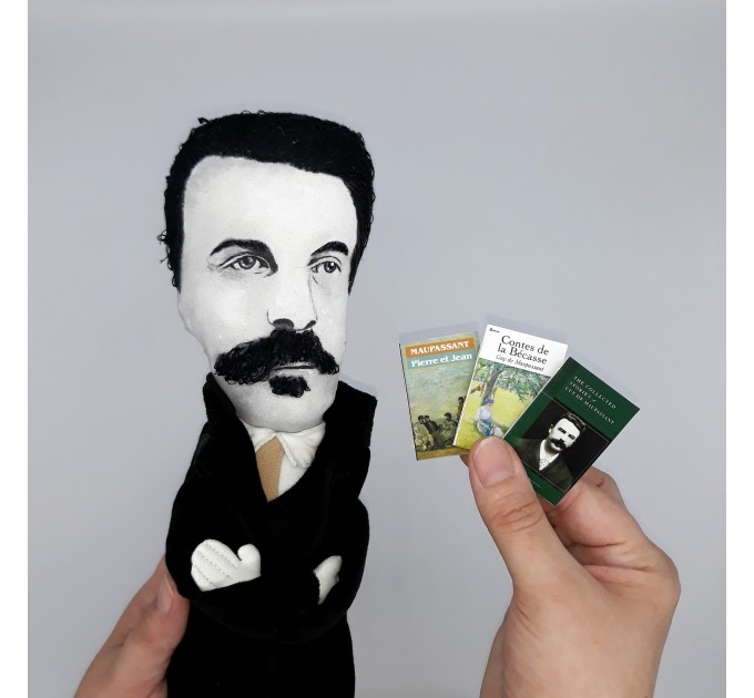 Famous French author 19 th century - Literary gift - Book group gift - Collectible doll + miniature books