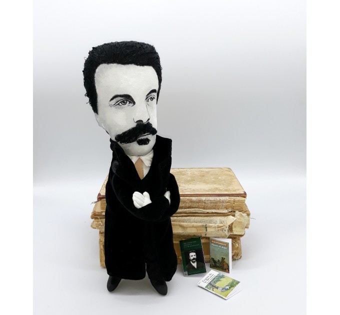 Famous French author 19 th century - Literary gift - Book group gift - Collectible doll + miniature books