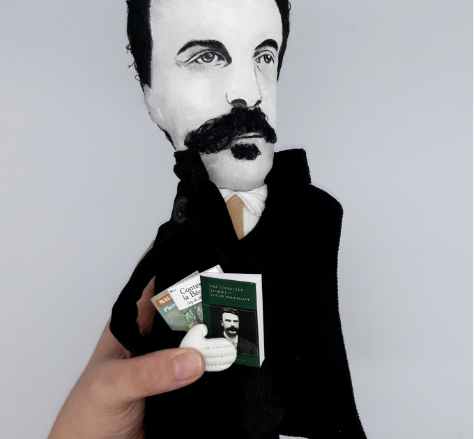 Famous French author 19 th century - Literary gift - Book group gift - Collectible doll + miniature books