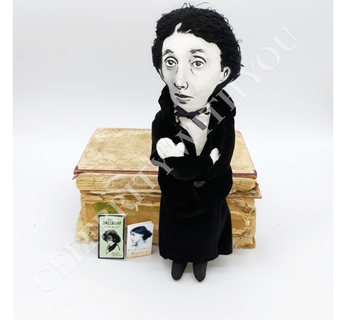 Virginia Woolf doll, famous women author classic literature - Literary Gift for Readers & Writers - Collectible doll + 2 miniature books