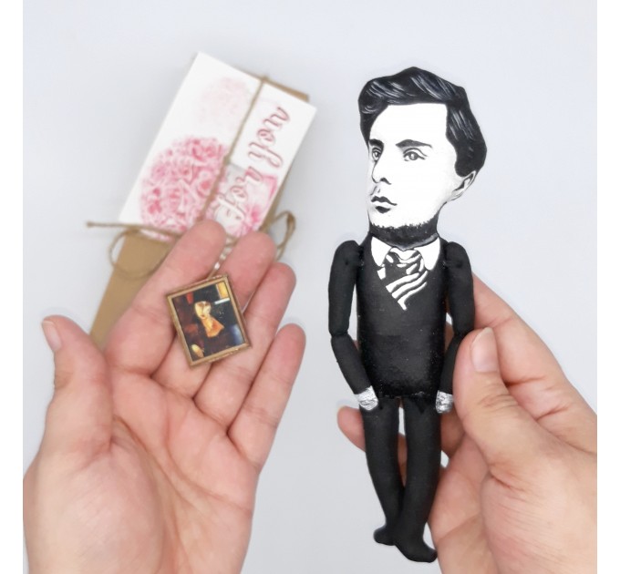 Amedeo Modigliani famous Italian artist, sculptor figurine
