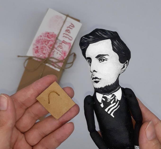 Amedeo Modigliani artist action figure 1:12, Italian artist, sculptor - Gift for painter, Art teacher birthday - Collectible handmade finger puppet + miniature picture