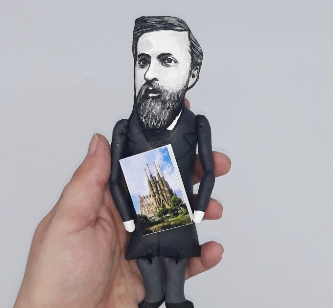 Antoni Gaudí figurine, architect Catalan Modernism - Gifts for architects - Thoughtful gift - Collectible handmade doll hand painted