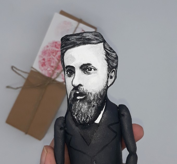 Antoni Gaudí figurine, architect Catalan Modernism - Gifts for architects - Thoughtful gift - Collectible handmade doll hand painted