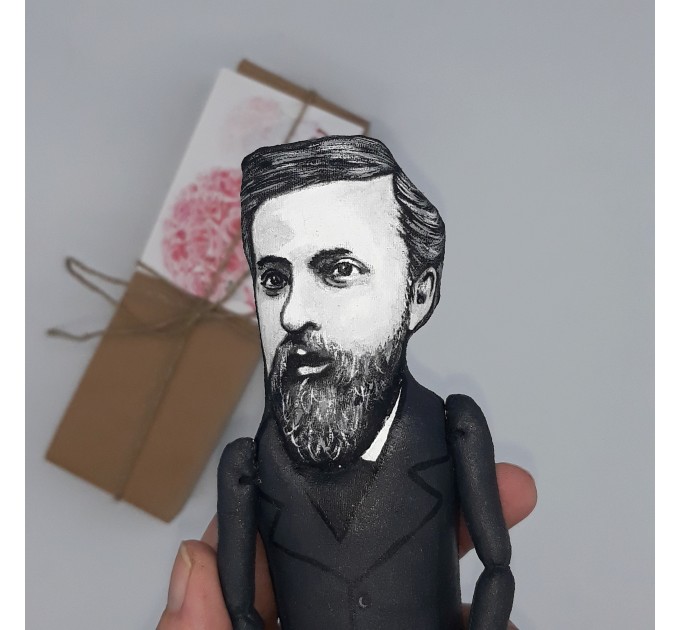 Antoni Gaudí figurine, architect Catalan Modernism - Gifts for architects - Thoughtful gift - Collectible handmade doll hand painted