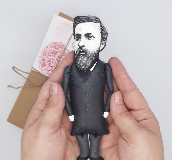 Antoni Gaudí figurine, architect Catalan Modernism - Gifts for architects - Thoughtful gift - Collectible handmade doll hand painted