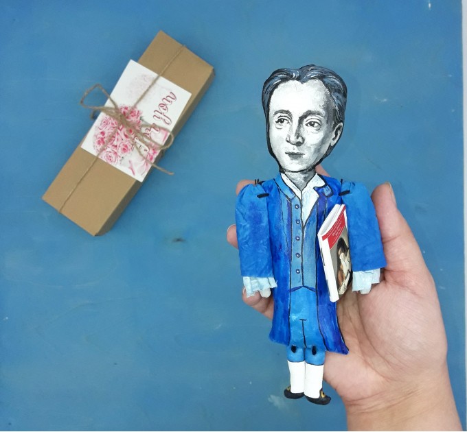 Denis Diderot little thinker doll, French philosopher, art critic and writer - Philosophy Teacher Gift, book lover present - Collectible philosopher figurine hand painted + miniature book