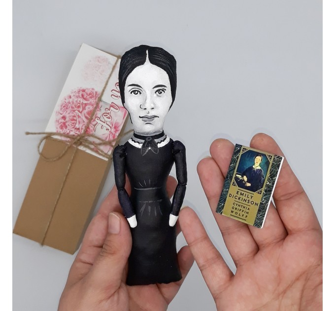 Emily Dickinson figurine - Readers gift, library decor - Collectible doll + Miniature Book