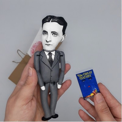 FScottFitzgerald figurine